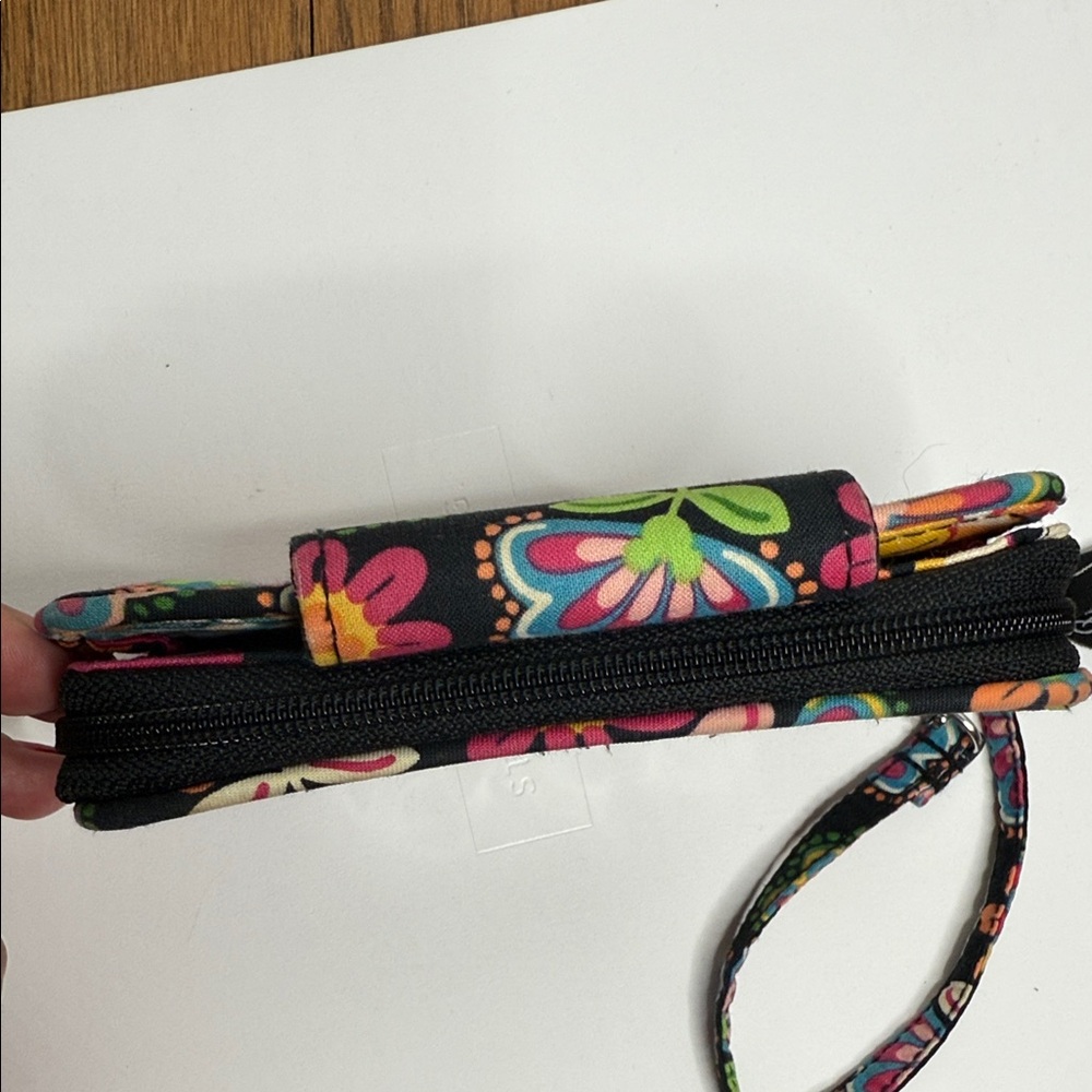 Disney Vera Bradley  Floral Wristlet Wallet Disney Collection - Picture 5 of 9